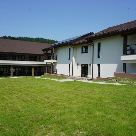 Pensiunea Patru Anotimpuri Sasca Romana Экстерьер фото